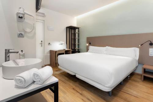 Habitación Doble Superior del hotel B&B Tarragona Centro Urbis. Foto 4