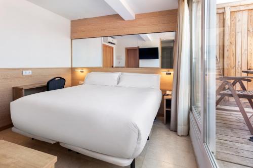 Habitación Doble Superior del hotel B&B Tarragona Centro Urbis. Foto 5