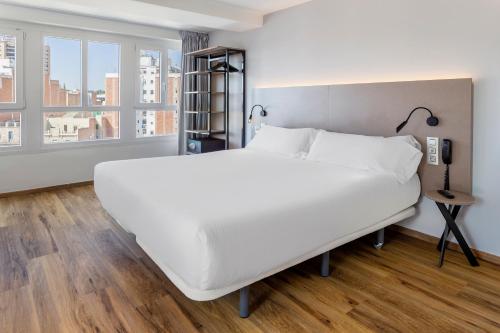 Habitación Doble del hotel B&B Tarragona Centro Urbis. Foto 1
