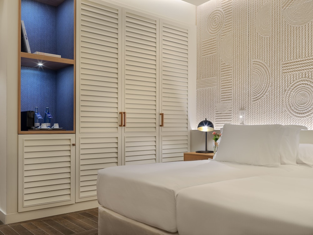 Habitación Classic Mare del hotel H10 Imperial Tarraco. Foto 6