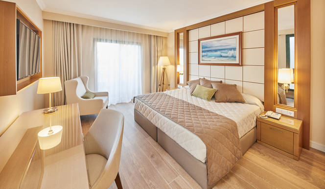 Habitación doble + Entrada Port Aventura + Entrada Ferrari Land del hotel Portaventura - Theme Park Tickets Included. Foto 2