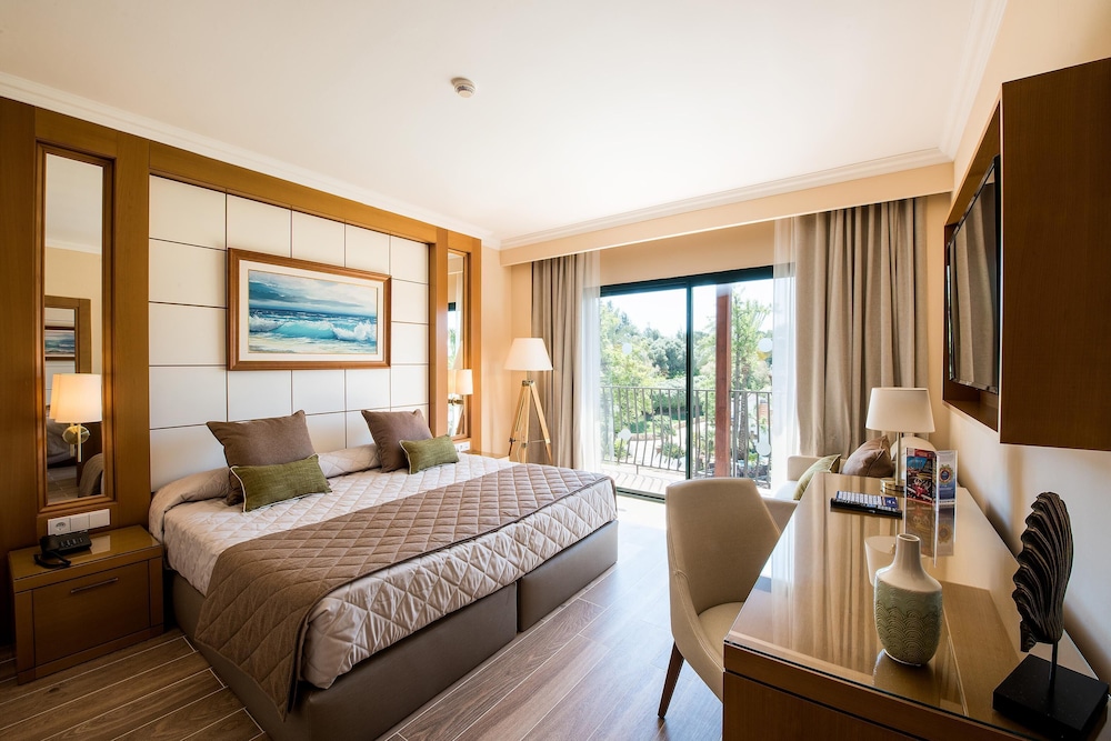 Habitación Estándar, 4 adultos (entradas incluidas Port Aventura y 1 entrada Ferrari Land) del hotel Portaventura - Theme Park Tickets Included