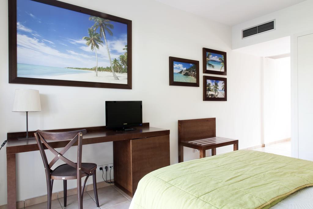 Habitación doble Superior + Entrada Port Aventura + Entrada Ferrari Land del hotel Portaventura Caribe - Theme Park Tickets Included. Foto 2