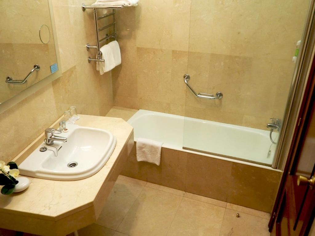 Habitación doble del hotel Ele Acueducto. Foto 1