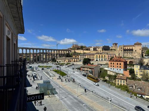 Habitación Doble Superior con balcón - 2 camas individuales del hotel Ele Acueducto. Foto 9