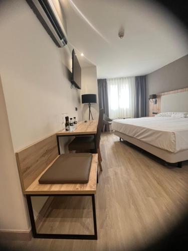 Habitación Superior - 1 cama grande del hotel Ele Acueducto. Foto 2