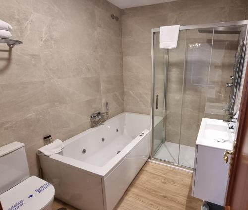 Habitación Familiar del hotel Infanta Isabel. Foto 3