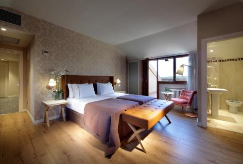 Habitación Doble Grande del hotel Exe Casa De Los Linajes
