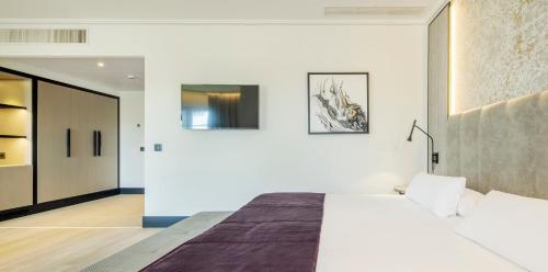 Junior suite Premium Normal del hotel Ilunion Alcora Sevilla. Foto 8