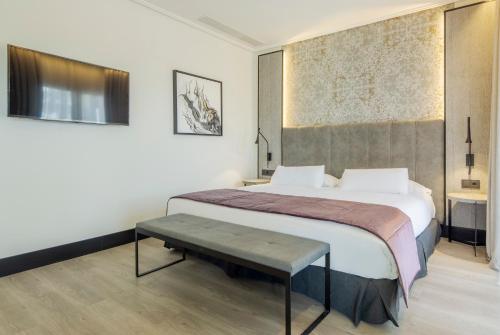 Junior suite Premium Normal del hotel Ilunion Alcora Sevilla. Foto 9