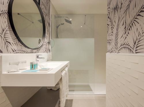 Habitación Dúplex Premium del hotel Ilunion Alcora Sevilla. Foto 4