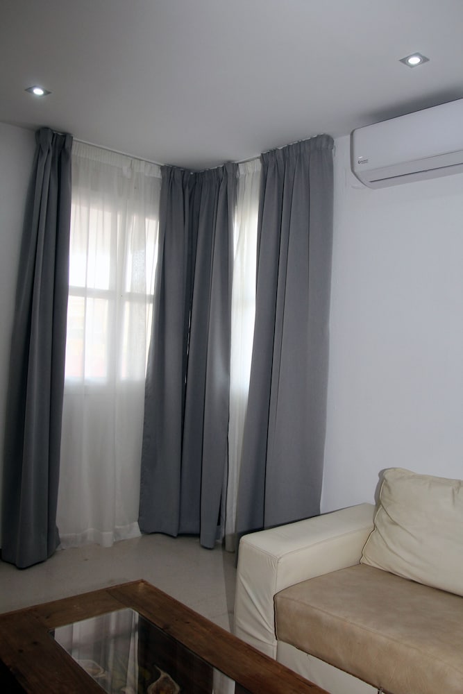 Habitación junior (Suit) del hotel Hospedium Blu Torre de Sevilla,. Foto 4