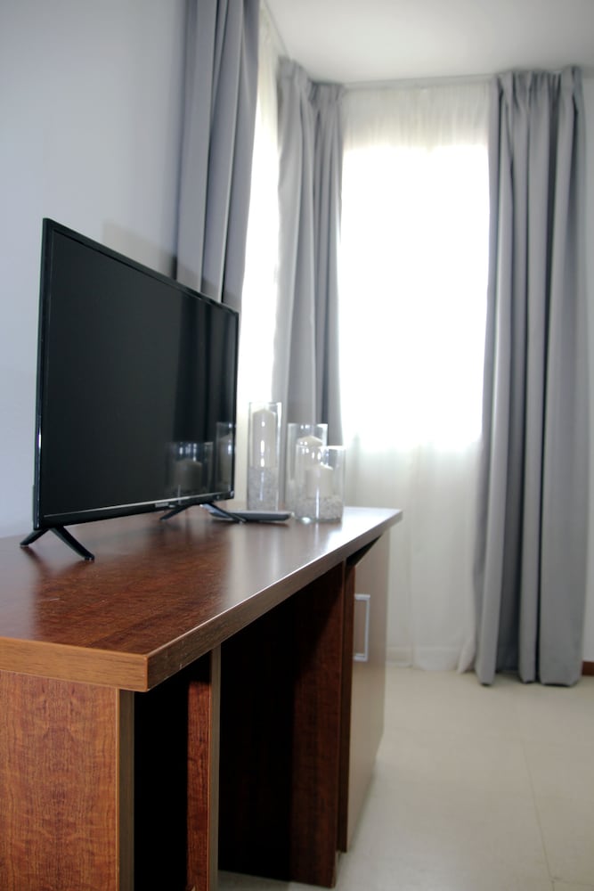 Habitación con 2 camas individuales del hotel Hospedium Blu Torre de Sevilla,. Foto 4