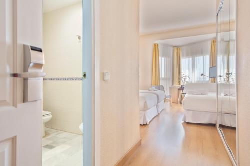 Habitación Triple del hotel Trh La Motilla. Foto 5
