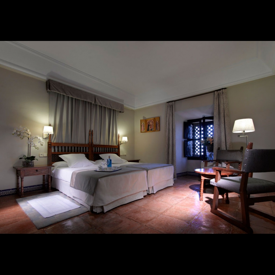 Habitación doble del hotel Parador De Carmona. Foto 1