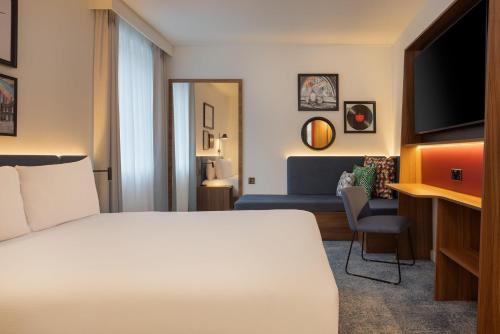 Habitación Premium con cama grande del hotel Hampton By Hilton London Waterloo