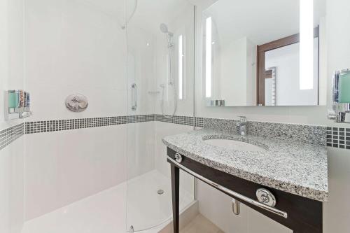 Habitación Doble - 2 camas del hotel Hampton By Hilton London Waterloo. Foto 2