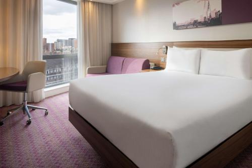 Habitación Doble con vistas a la ciudad - Cama grande del hotel Hampton By Hilton London Waterloo