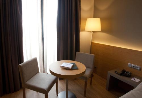 Habitación Familiar del hotel M.a. Sevilla Congresos. Foto 20