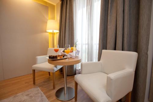 Habitación Doble - 1 o 2 camas del hotel M.a. Sevilla Congresos. Foto 9