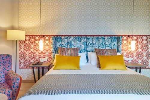 Habitación Confort con balcón de Semana Santa del hotel Hesperia Sevilla. Foto 3