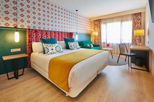 Suite con terraza del hotel Hesperia Sevilla