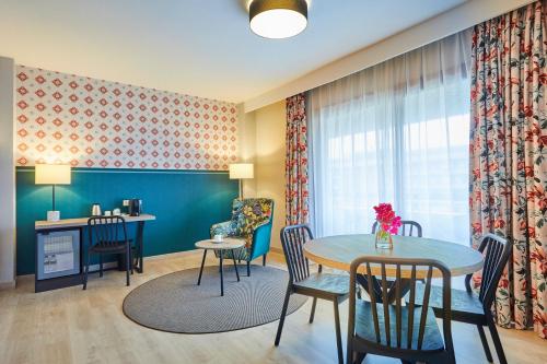 Suite con terraza del hotel Hesperia Sevilla. Foto 10