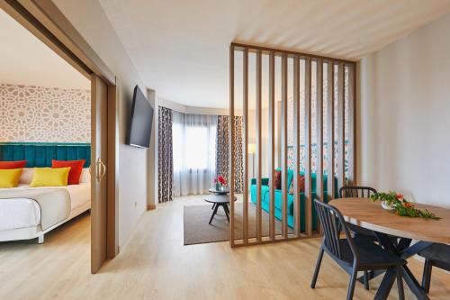 Suite Grand del hotel Hesperia Sevilla. Foto 3