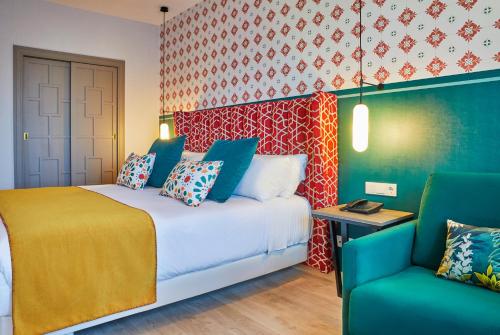 Habitación Triple Confort del hotel Hesperia Sevilla