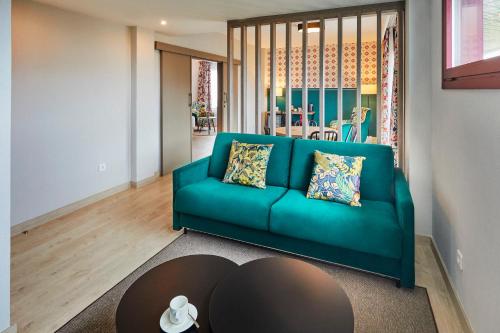 Suite Triple del hotel Hesperia Sevilla. Foto 8