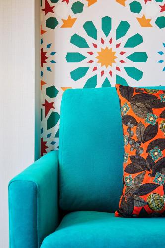 Suite Grand Triple del hotel Hesperia Sevilla. Foto 4