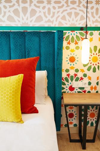 Suite Grand Triple del hotel Hesperia Sevilla. Foto 7