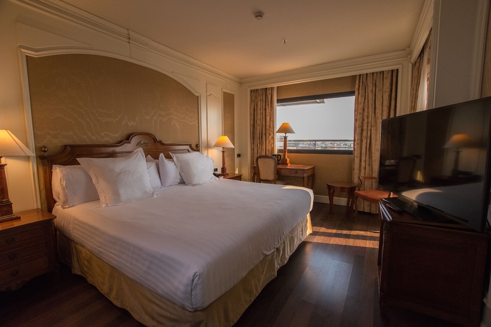 Habitación Premier (Giralda view) del hotel Sevilla Center. Foto 2