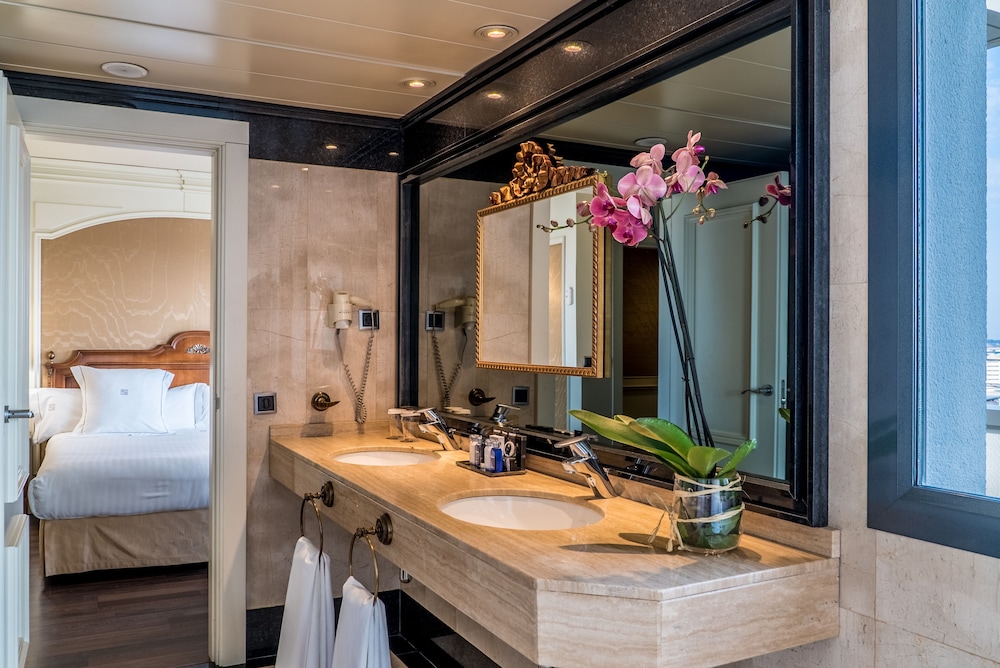 Habitación Premier (Giralda view) del hotel Sevilla Center. Foto 5