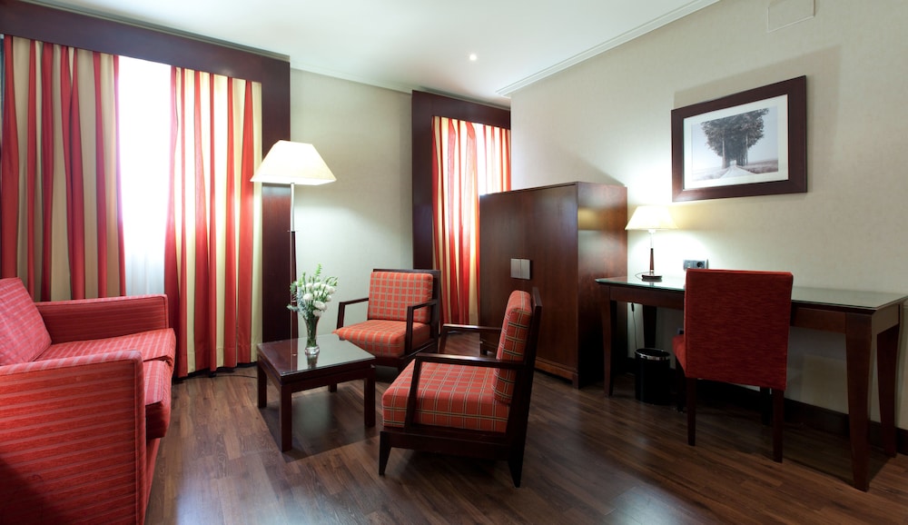 Suite junior del hotel Sevilla Center. Foto 2