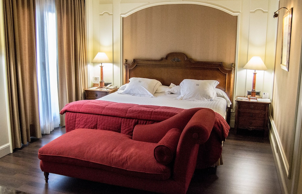 Suite junior (Premier, Giralda view) del hotel Sevilla Center