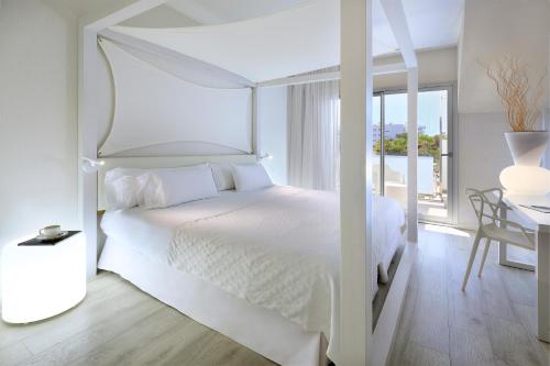 Habitación Doble Superior con terraza del hotel Blanco Formentera. Foto 2