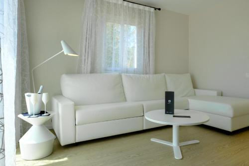Suite con jardín y bañera de hidromasaje del hotel Blanco Formentera. Foto 2