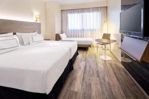 Habitación Triple Meliá del hotel Melia Lebreros. Foto 5