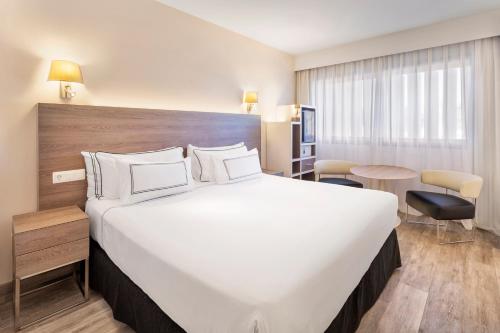 Habitación Premium del hotel Melia Lebreros. Foto 1