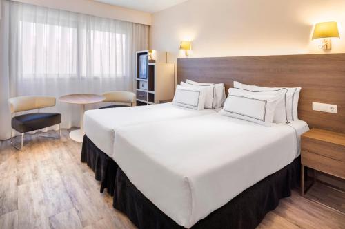 Habitación Doble - 2 camas del hotel Melia Lebreros. Foto 10