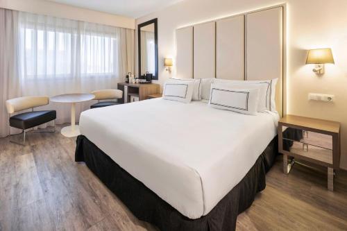 Habitación Supreme del hotel Melia Lebreros. Foto 7