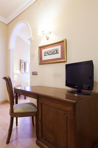 Habitación Triple del hotel Cervantes. Foto 6