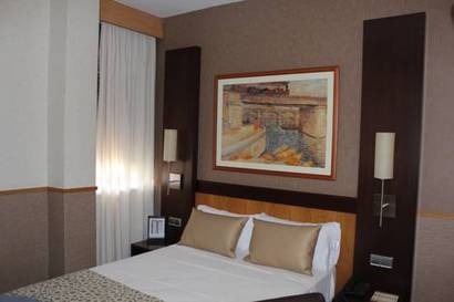 Habitación individual del hotel Catalonia Giralda