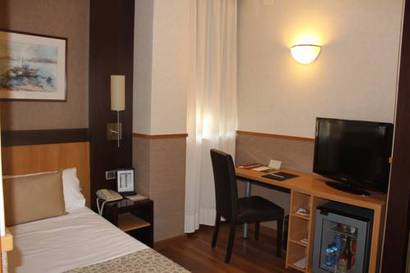 Habitación individual del hotel Catalonia Giralda. Foto 1