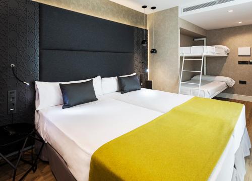 Habitación Familiar del hotel Catalonia Giralda