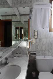 Habitación individual del hotel Catalonia Giralda. Foto 3