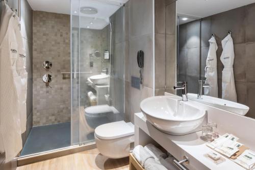 Habitación Premium con vistas del hotel Catalonia Giralda. Foto 4