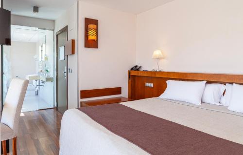 Habitación Doble Premium con balcón del hotel Don Paco. Foto 3