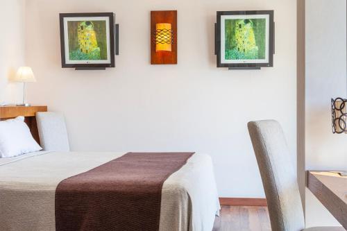 Habitación Doble Premium con balcón del hotel Don Paco. Foto 7